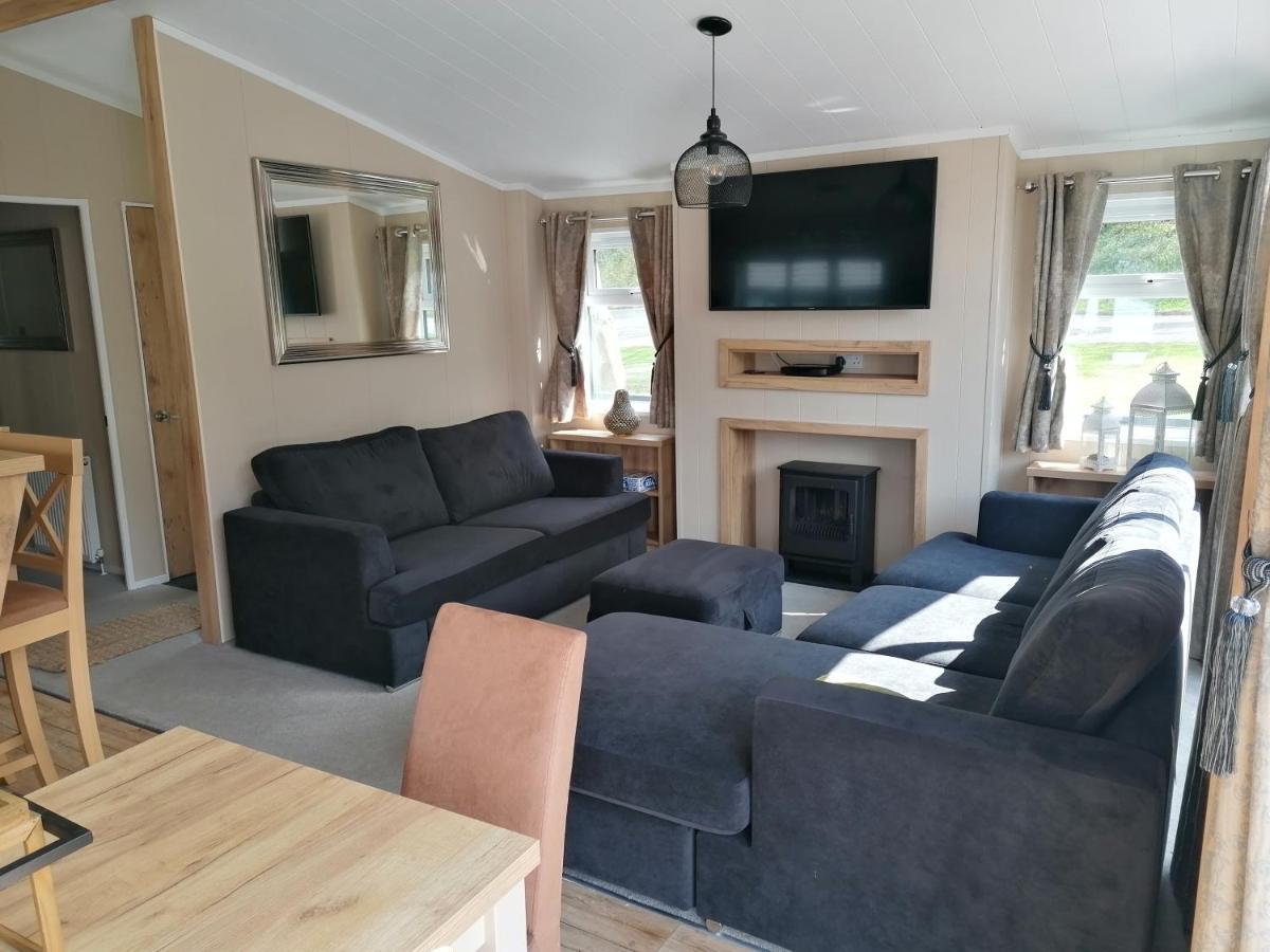 Luxury Lodge On Edge Of New Forest And 800M From Sea Entertainment And Leisure Passes Included Milford on Sea Zewnętrze zdjęcie