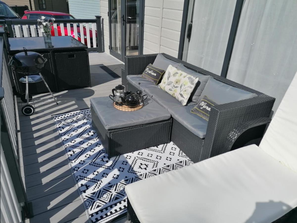 Luxury Lodge On Edge Of New Forest And 800M From Sea Entertainment And Leisure Passes Included Milford on Sea Zewnętrze zdjęcie