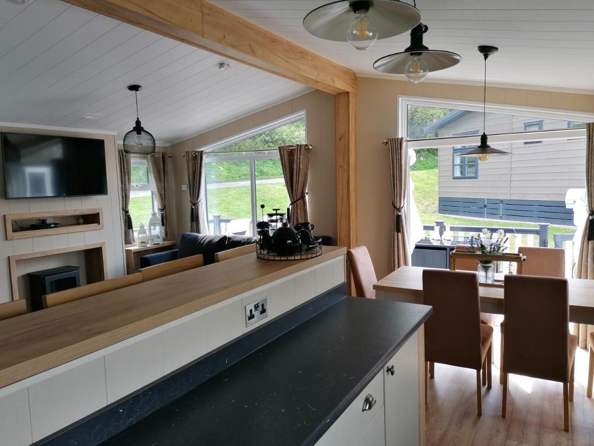 Luxury Lodge On Edge Of New Forest And 800M From Sea Entertainment And Leisure Passes Included Milford on Sea Zewnętrze zdjęcie