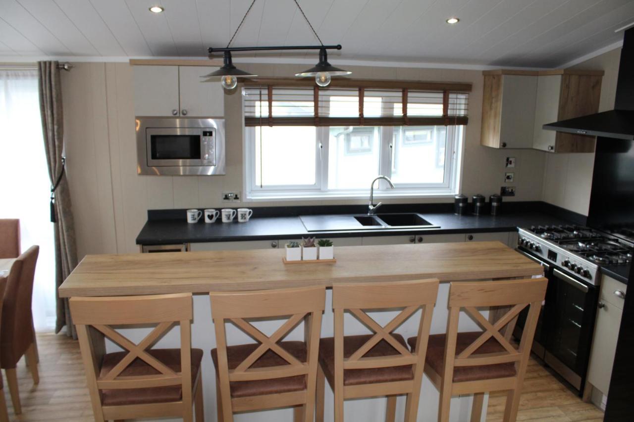 Luxury Lodge On Edge Of New Forest And 800M From Sea Entertainment And Leisure Passes Included Milford on Sea Zewnętrze zdjęcie