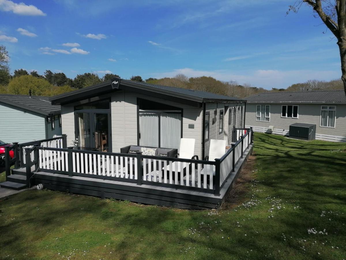 Luxury Lodge On Edge Of New Forest And 800M From Sea Entertainment And Leisure Passes Included Milford on Sea Zewnętrze zdjęcie