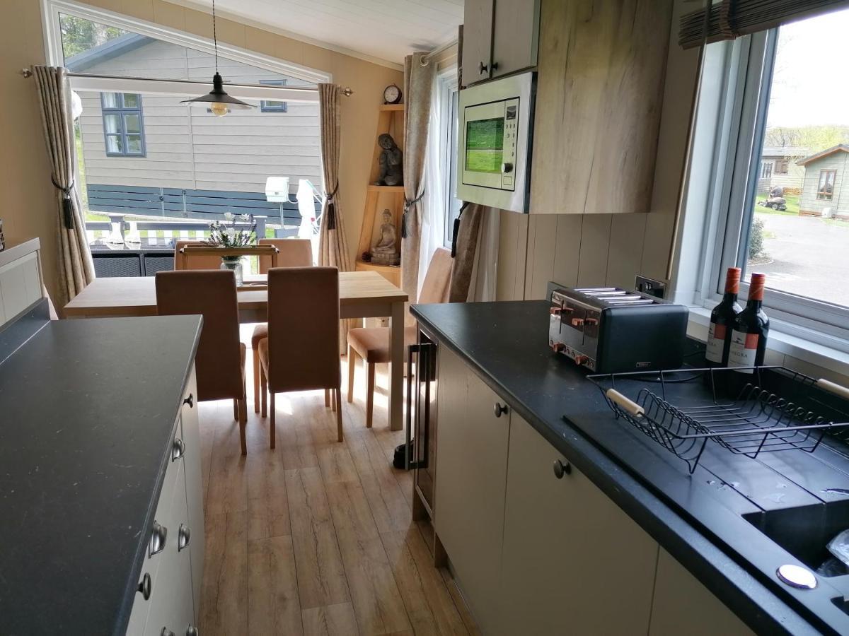 Luxury Lodge On Edge Of New Forest And 800M From Sea Entertainment And Leisure Passes Included Milford on Sea Zewnętrze zdjęcie
