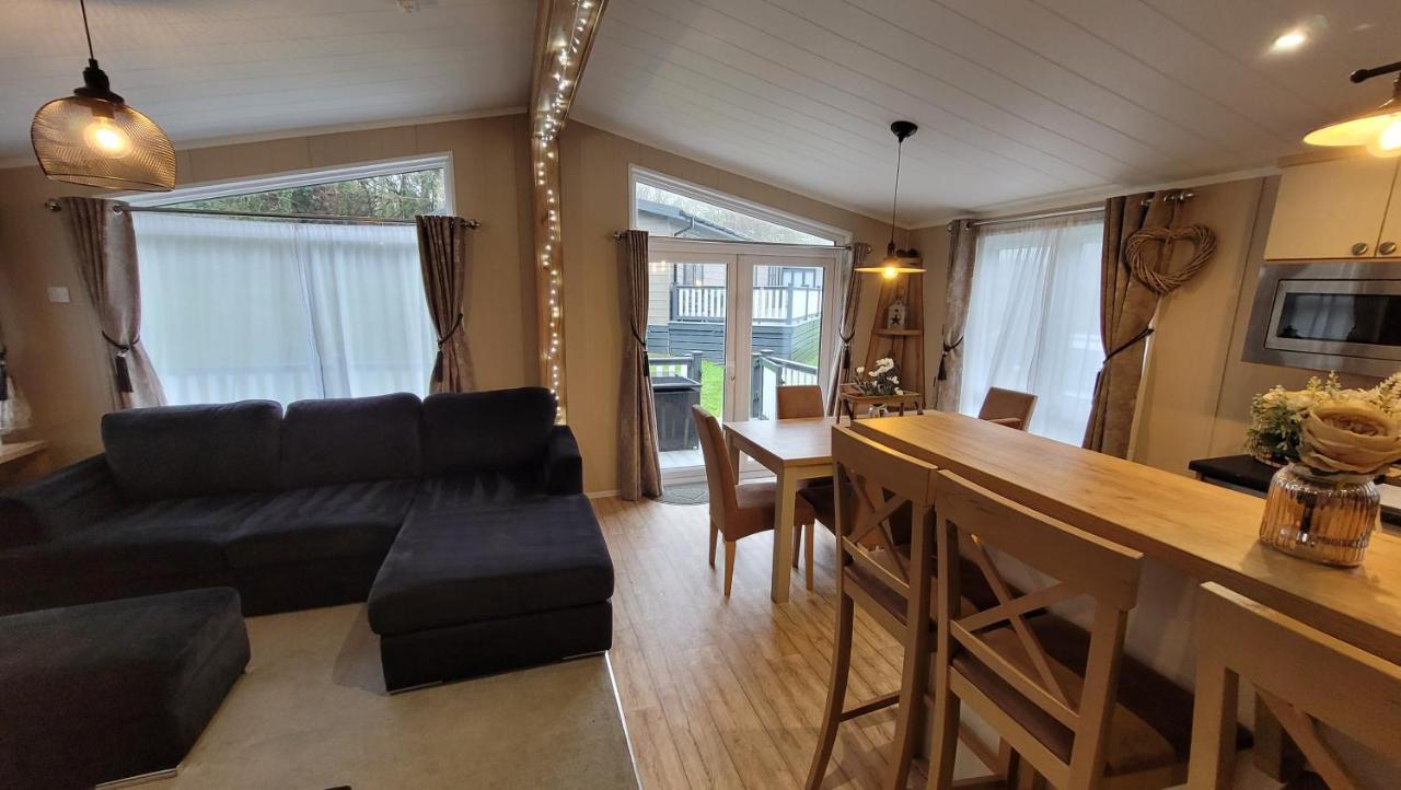 Luxury Lodge On Edge Of New Forest And 800M From Sea Entertainment And Leisure Passes Included Milford on Sea Zewnętrze zdjęcie