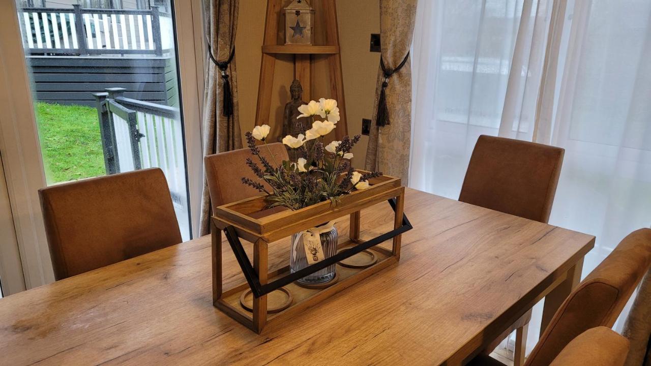 Luxury Lodge On Edge Of New Forest And 800M From Sea Entertainment And Leisure Passes Included Milford on Sea Zewnętrze zdjęcie